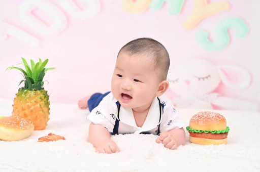 岑溪宝宝在妈妈肚子里